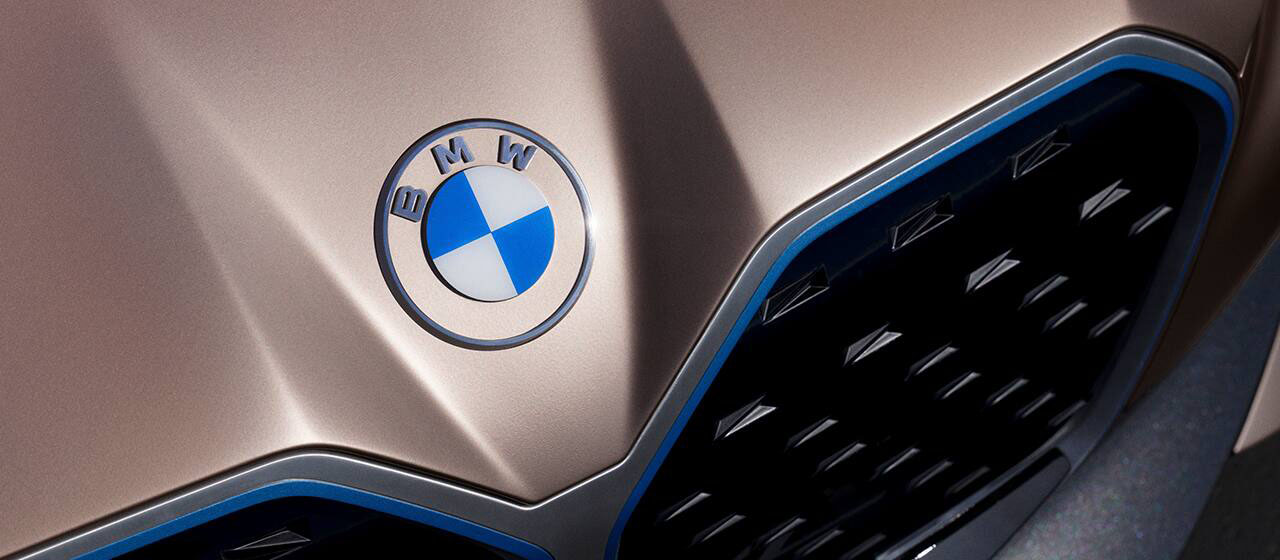 Auto brands trend: BMW rebrand emblem